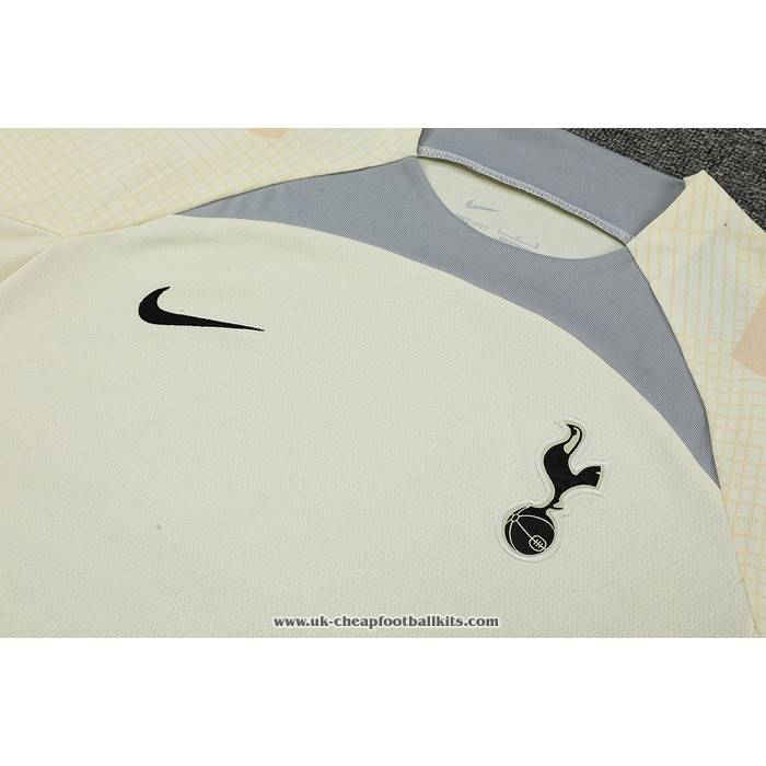 Tracksuit
 Tottenham Hotspur 2022-2023 Short Sleeve
 Beige - Shorts
